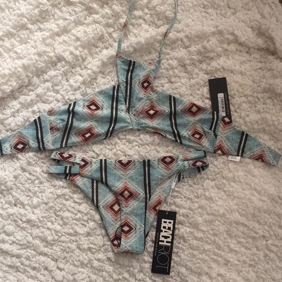 NWT!! Beach Riot Bikini - Picture 2 of 5